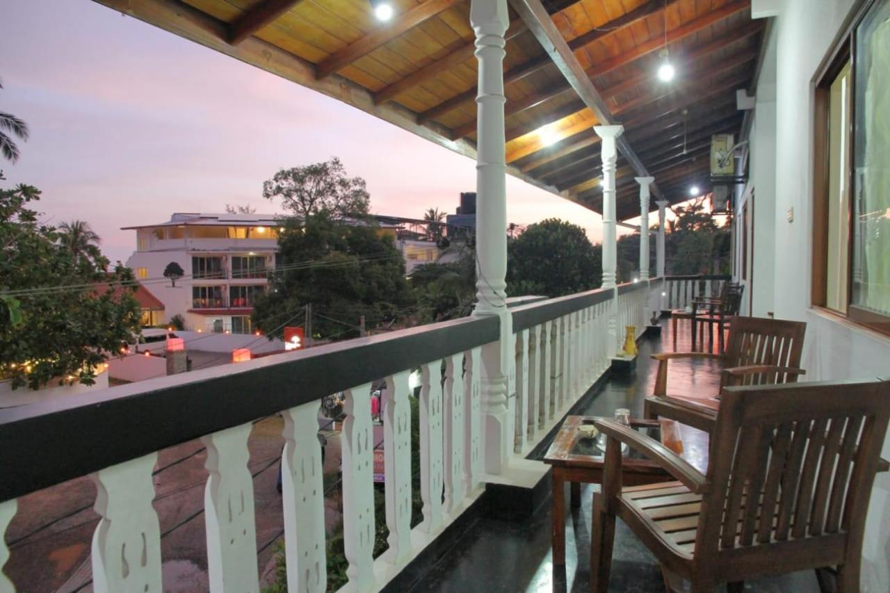 Sunny Mood Guest House Unawatuna Kültér fotó