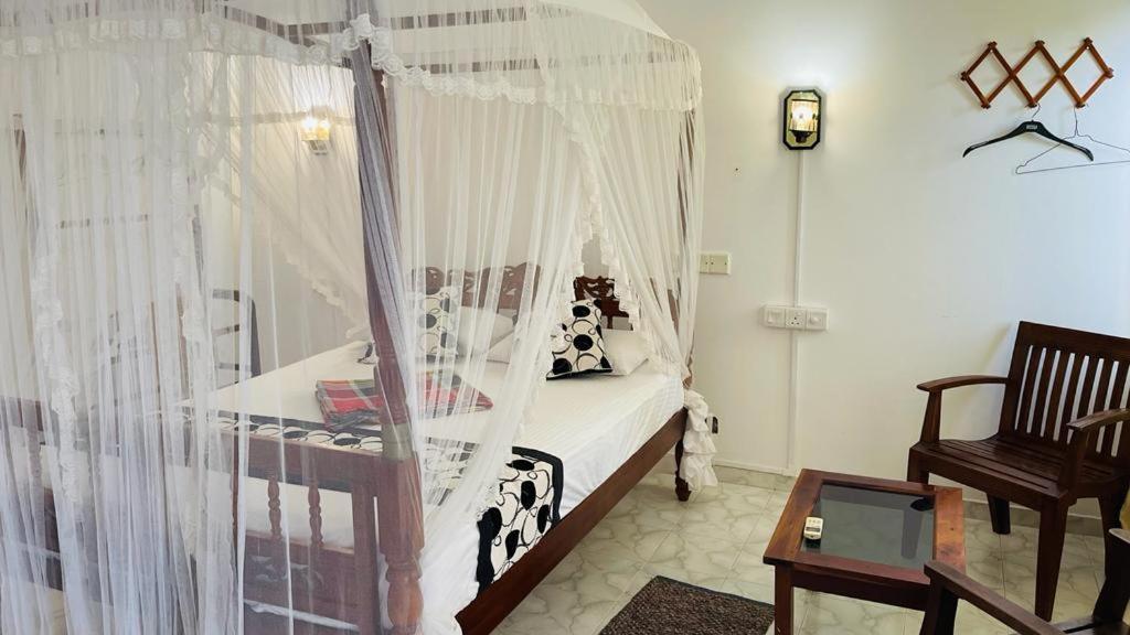 Sunny Mood Guest House Unawatuna Kültér fotó